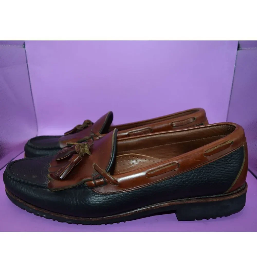 Allen Edmonds Nashua Two Toned Tasseled Leather Loafer - 10 D - Picture 2 of 5